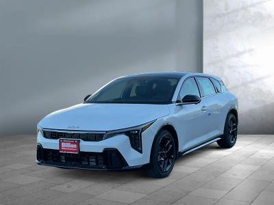 2026 Kia K4 — front three-quarter view