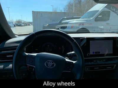 2025 Toyota Camry SE - Photo 17