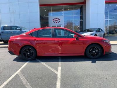 2025 Toyota Camry SE - Photo 3