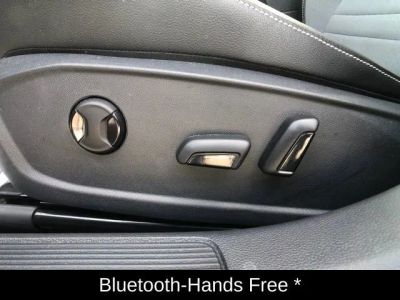 2025 Volkswagen Jetta SE - Photo 13
