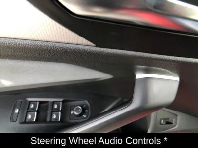 2025 Volkswagen Jetta SE - Photo 14
