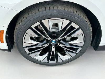 2026 BMW 5 Series — photo 26 view
