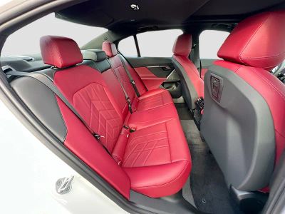 2026 BMW 5 Series — photo 22 view