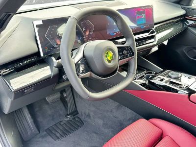 2026 BMW 5 Series — photo 7 view