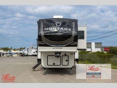 2026 Montana 3915TB - Photo 3