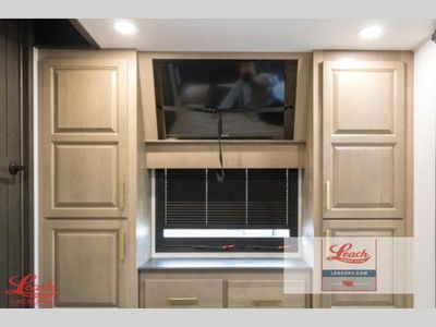 2026 Montana 3915TB - Photo 24
