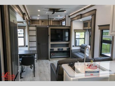 2026 Montana 3915TB - Photo 11