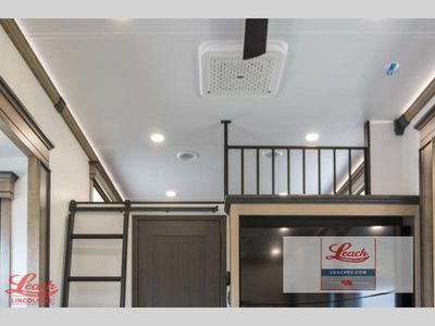 2026 Montana 3915TB - Photo 22