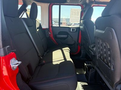 2018 Jeep Wrangler Unlimited — photo 14 view