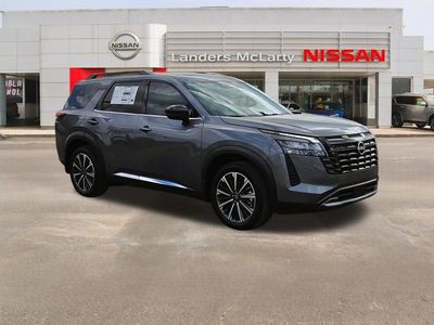 2026 Nissan Pathfinder Platinum — front three-quarter view