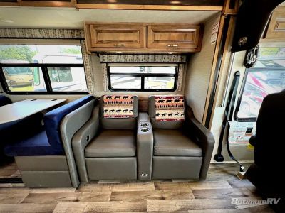 2020 Jayco Precept — photo 9 view