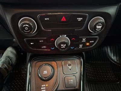 2019 Jeep Compass - Photo 16