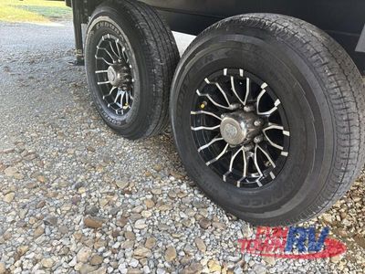 2024 KZ Durango - Photo 12