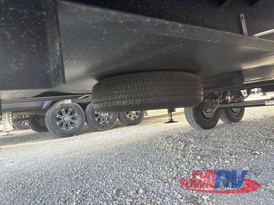 2024 KZ Durango - Photo 15