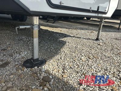 2024 KZ Durango - Photo 10