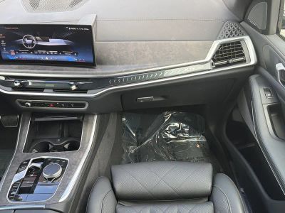 2025 BMW X5 — photo 17 view