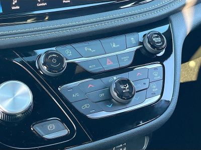 2026 Chrysler Pacifica — photo 15 view
