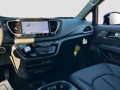 2026 Chrysler Pacifica — photo 22 view