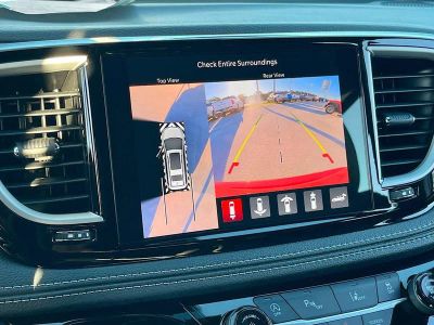 2026 Chrysler Pacifica — photo 13 view