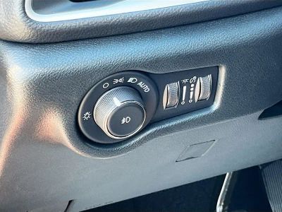 2026 Chrysler Pacifica — photo 10 view