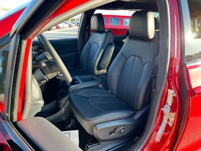2026 Chrysler Pacifica — photo 20 view