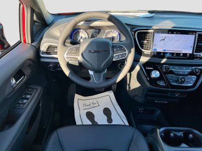 2026 Chrysler Pacifica — photo 21 view