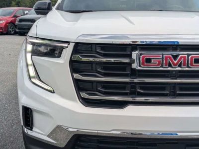 2025 GMC Acadia — photo 8 view