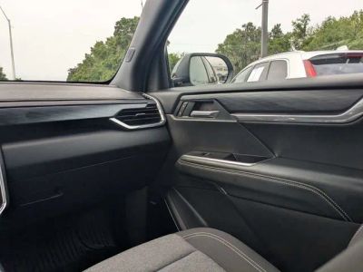 2025 GMC Acadia — photo 16 view