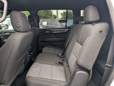 2025 GMC Acadia — photo 13 view