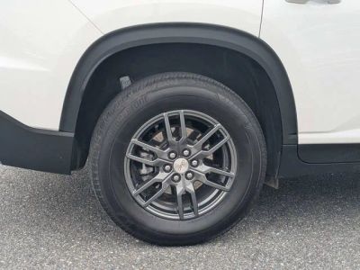 2025 GMC Acadia — photo 10 view