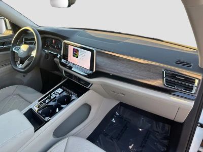 2026 Volkswagen Atlas — photo 14 view