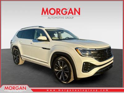 2026 Volkswagen Atlas 2.0T SEL Premium R-Line in White Pearl — front three-quarter view