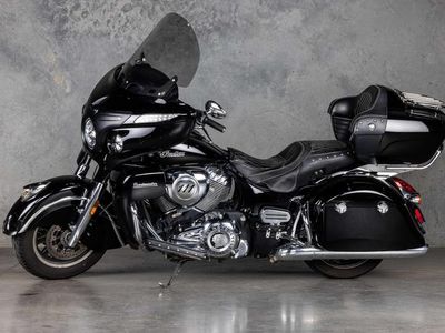 2017 Indian Motorcycle Roadmaster Thunder Black - Photo 2