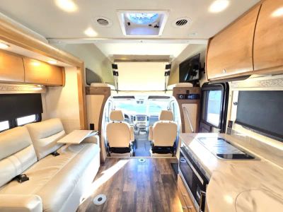 2019 Tiffin WAYFARER - Photo 3