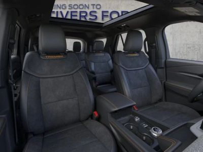 2026 Ford Explorer — photo 10 view
