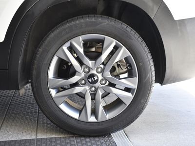 2021 Kia Seltos - Photo 31