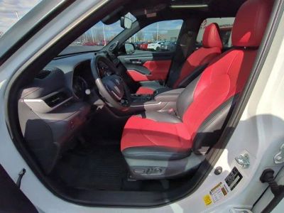 2022 Toyota Highlander - Photo 8