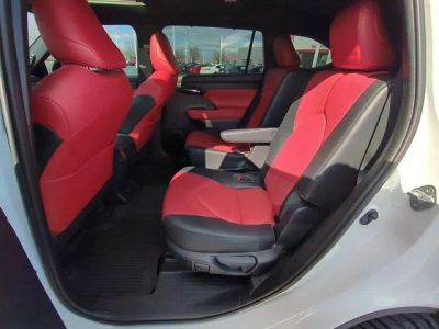 2022 Toyota Highlander - Photo 17
