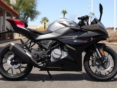 2026 CFMOTO 300SS - Photo 7