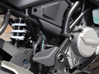2026 CFMOTO 300SS - Photo 12