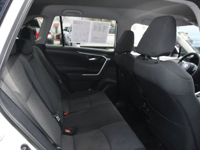 2021 Toyota RAV4 - Photo 17