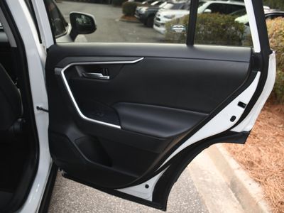 2021 Toyota RAV4 - Photo 18