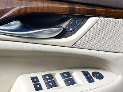 2017 Cadillac Escalade ESV — photo 14 view