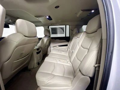 2017 Cadillac Escalade ESV — photo 25 view