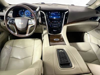 2017 Cadillac Escalade ESV — photo 26 view