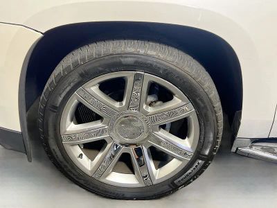 2017 Cadillac Escalade ESV — photo 11 view