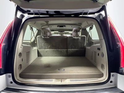 2017 Cadillac Escalade ESV — photo 30 view