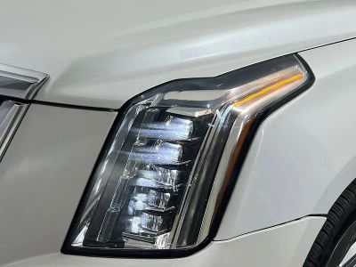 2017 Cadillac Escalade ESV — photo 9 view