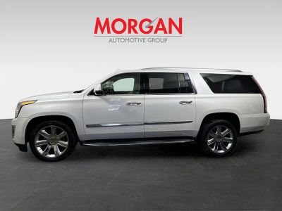 2017 Cadillac Escalade ESV — engine compartment view