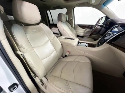 2017 Cadillac Escalade ESV — photo 27 view